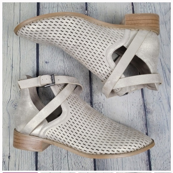 Vanessa Wu Metallic Gold Leather Perforated Ankle Boots - Picture 1 of 7